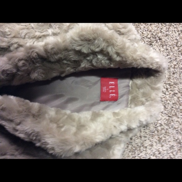 ELLE Vest - Picture 3 of 5